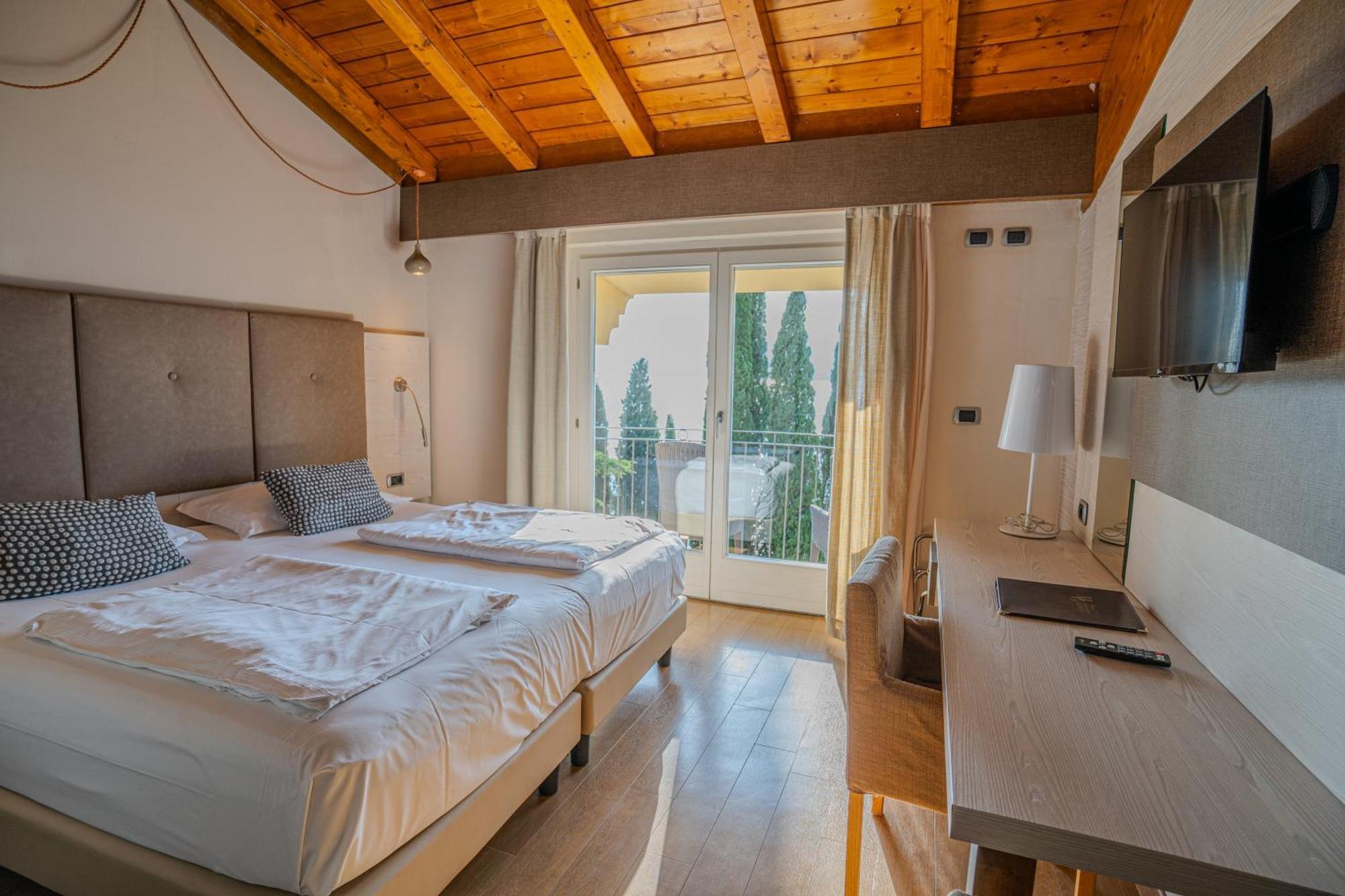 Hotel Galvani Торри-дель-Бенако Экстерьер фото
