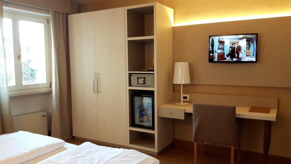 Hotel Galvani Торри-дель-Бенако Экстерьер фото